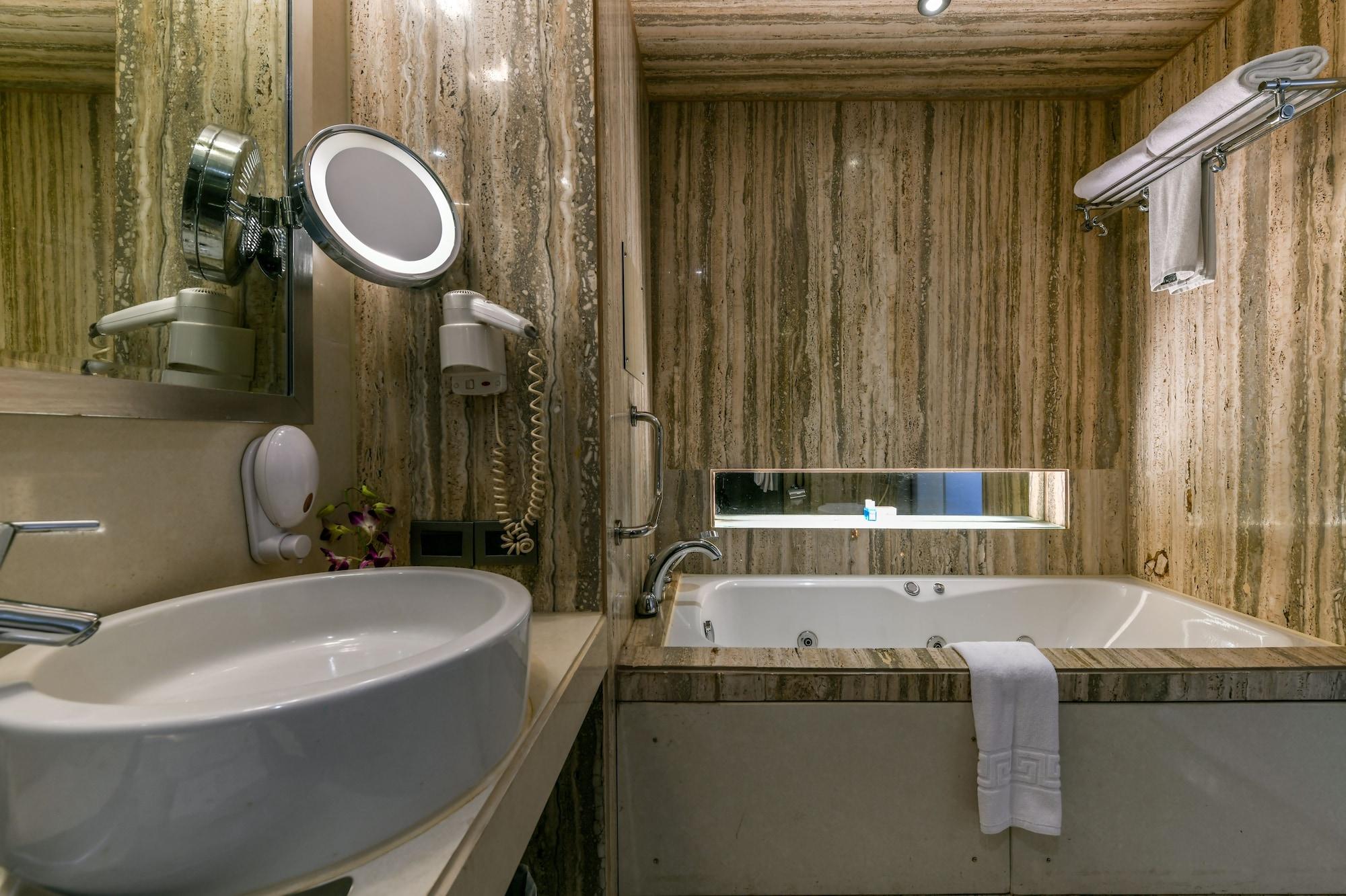 The Regale By Tunga Hotel Mumbai